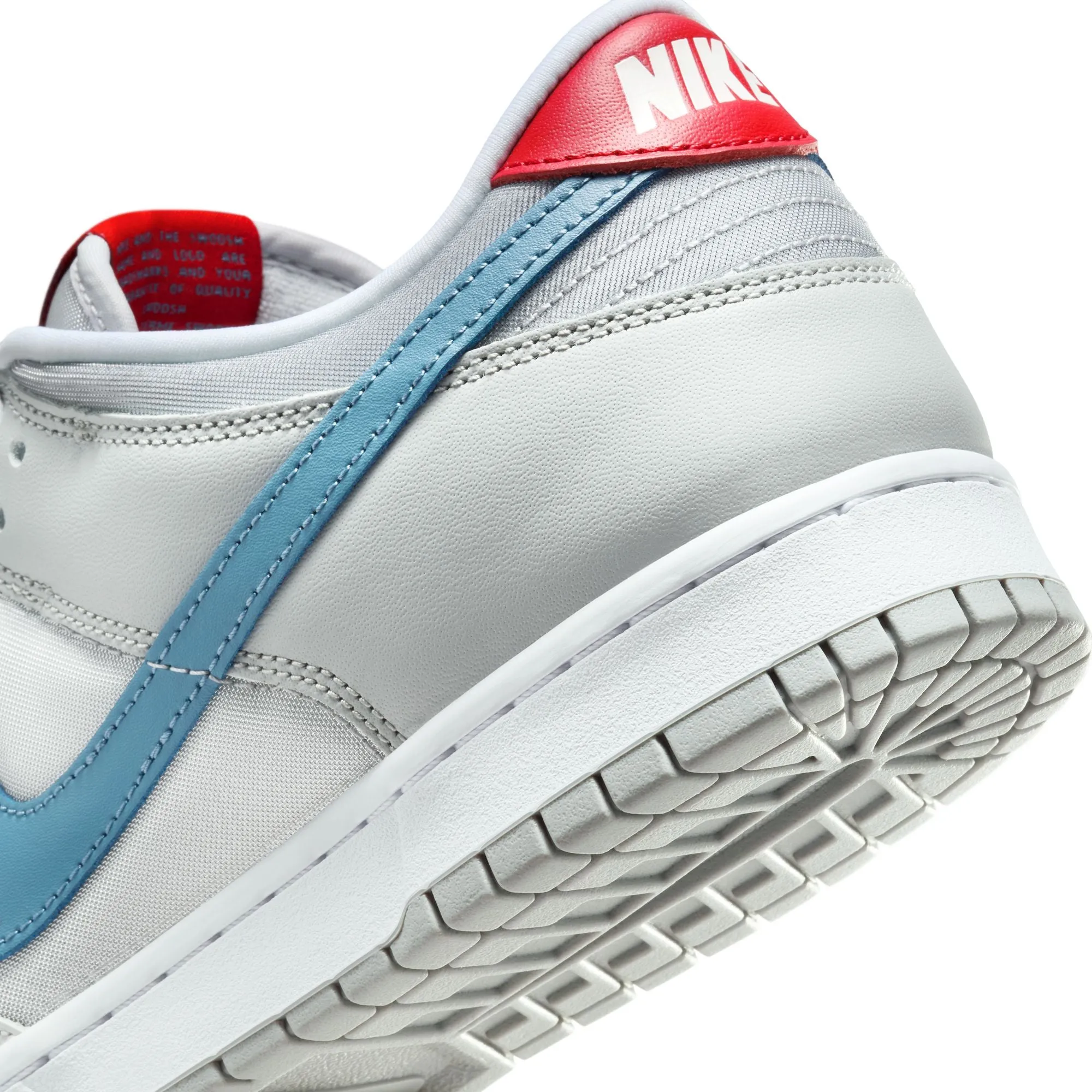 Nike Dunk Low QS Silver Surfer