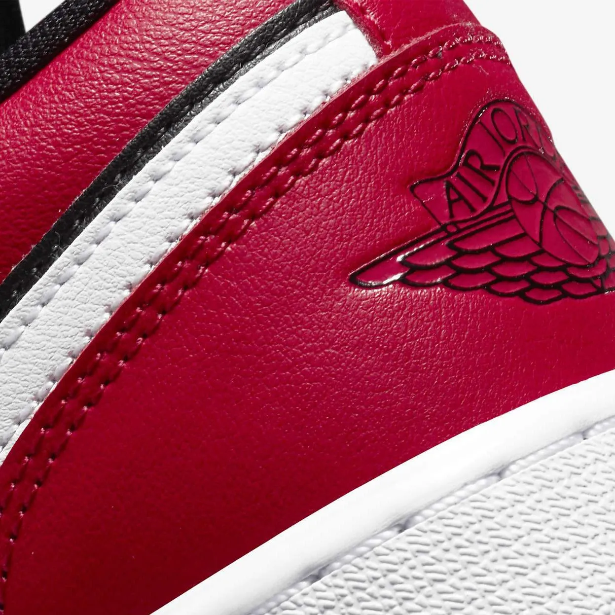 Women's / GS Air Jordan 1 Low "Very Berry" (Black/White/Very Berry)(553560-061)